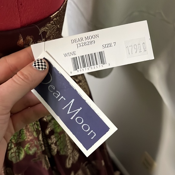 NWT Prom/Formal Maroon and Gold Floral Floor Length Gown - Picture 4 of 10